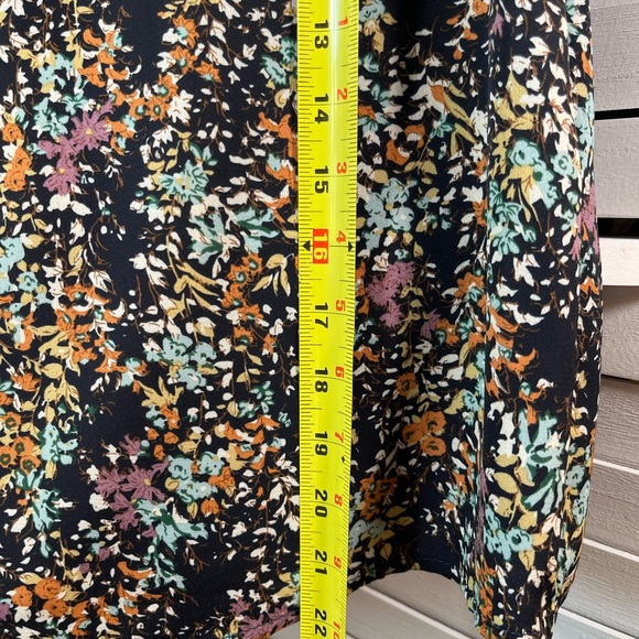 NEW EMERY ROSE TOP - Picture 8 of 9